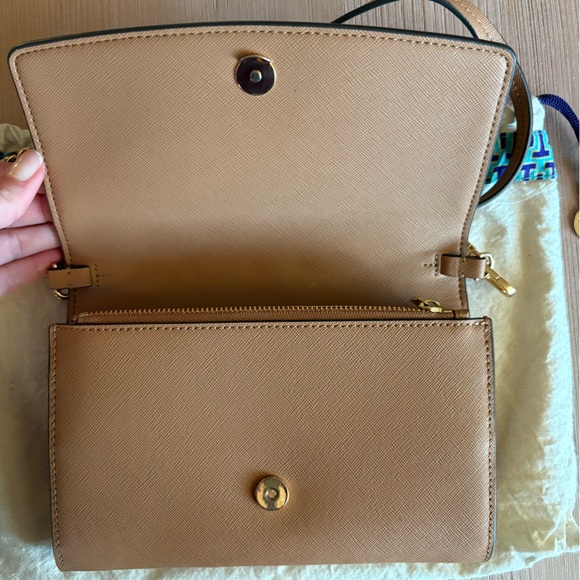 Tory Burch Robinson Pebbled Chain Wallet - Picture 3 of 7